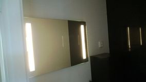 Valotaulu asunnon seinällä